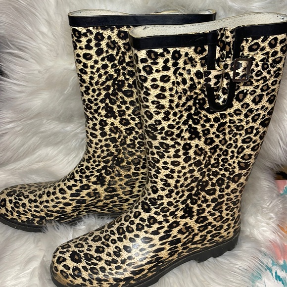 Leopard print rain boots - Picture 1 of 5